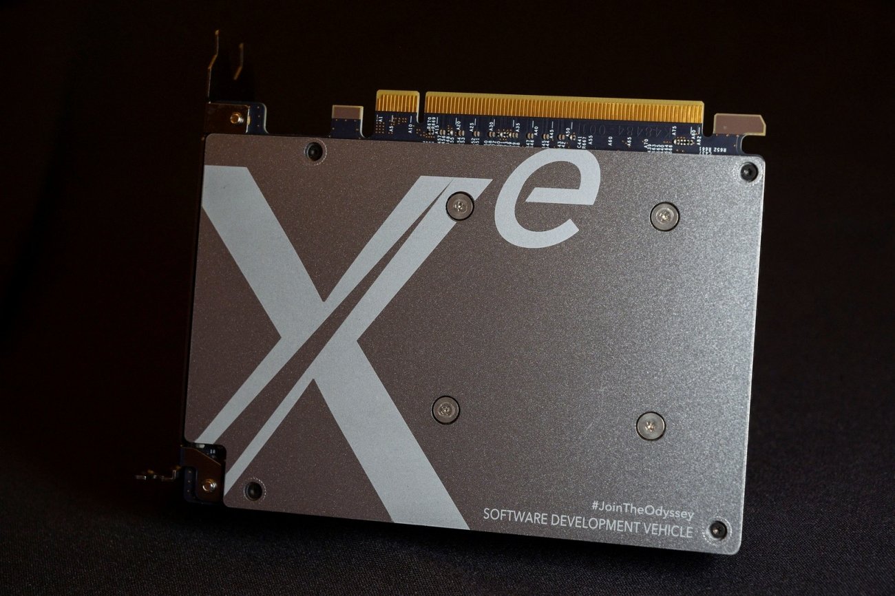 Intel-Xe-DG1-SDV-Graphics-Card-71.jpg