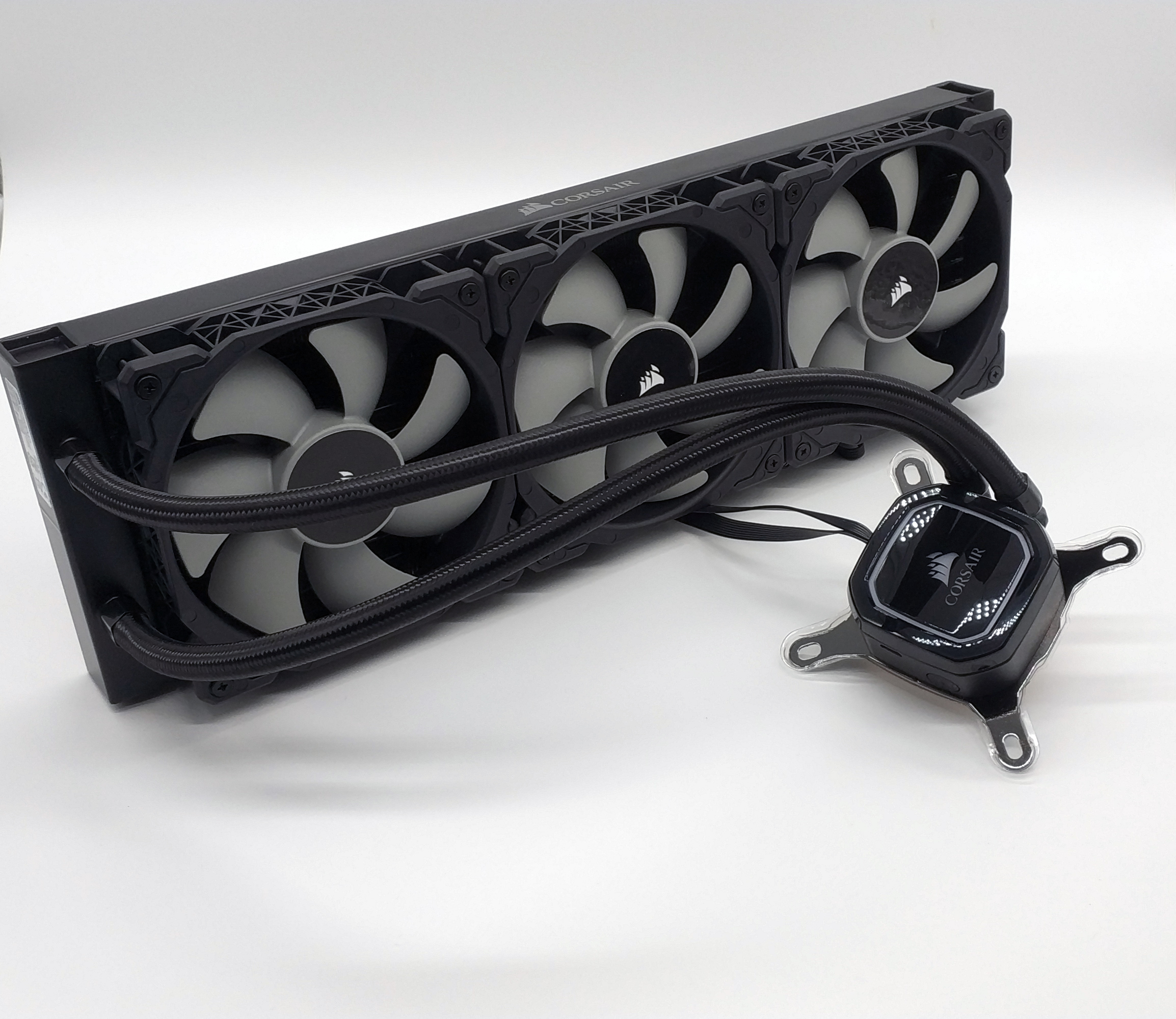 Corsair H150i RGB PRO XT under test - Strong 360mm AiO with a simple