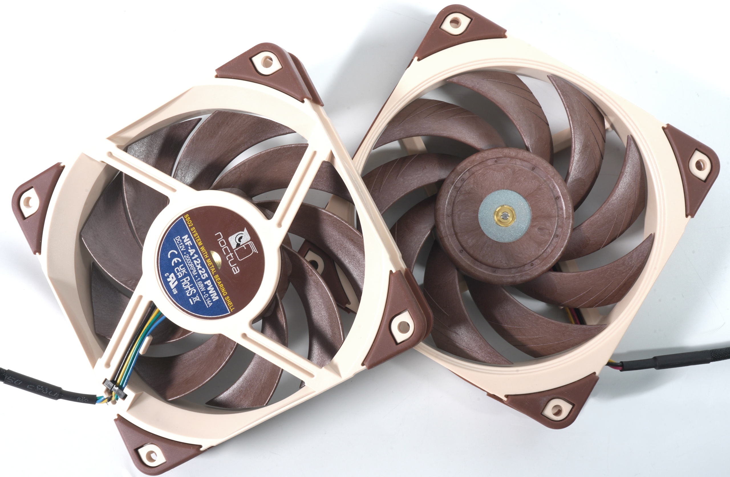 Different Noctua NF-A12x25 PWM Case Fans in Review - When database tests, user experience and re-tests differ from each other