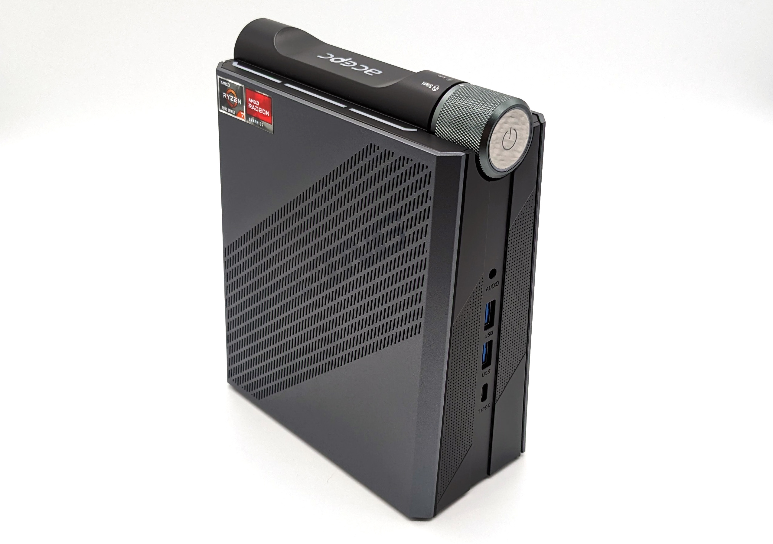 AcePC WizBox G Mini-PC review - Old case, new Ryzen 7735HS