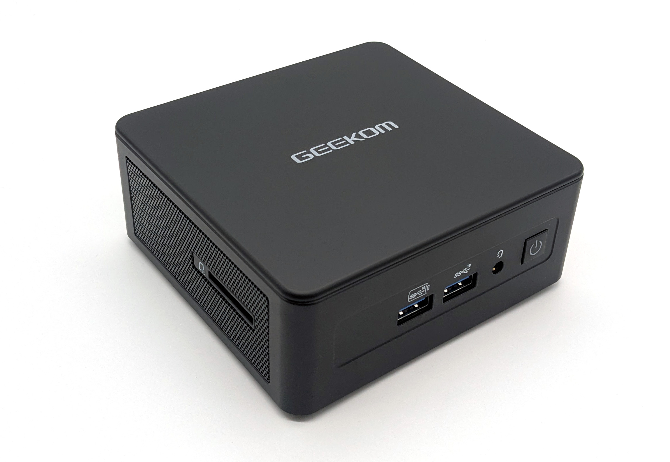 Geekom AE8 Mini-PC Review - The better flagship with an